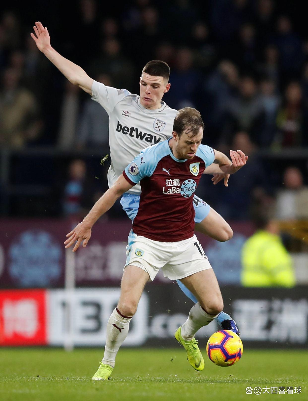 包含伯恩利中场状态神勇，助球队连胜的词条