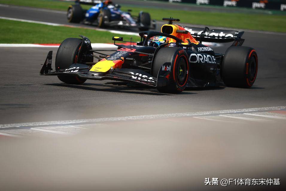 包含红牛车队完胜索伯车队，勒克莱尔扛起全队的词条