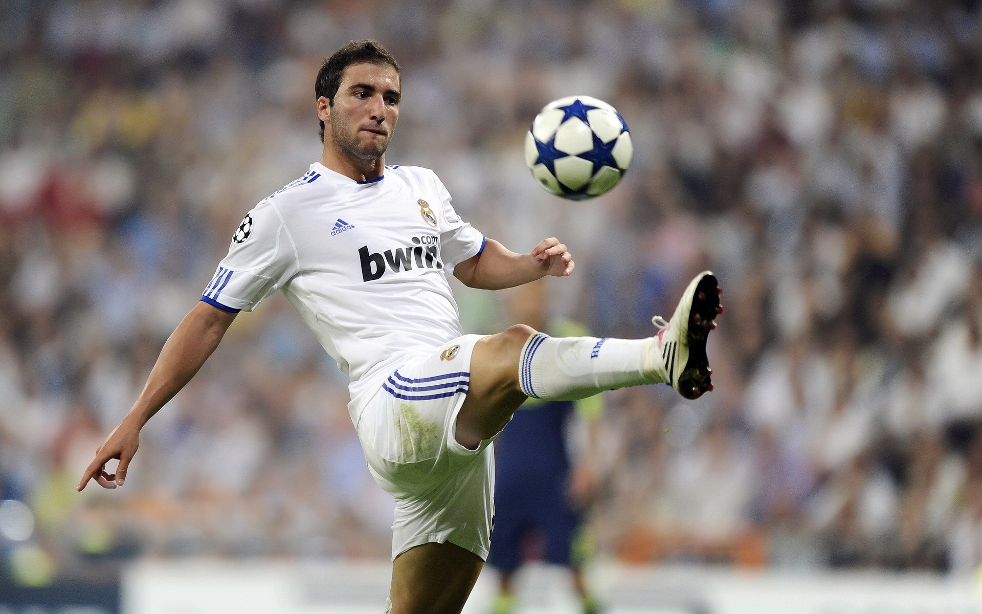 西决生死战之夜，穆勒关键节点连续得分，谱写命运交响曲